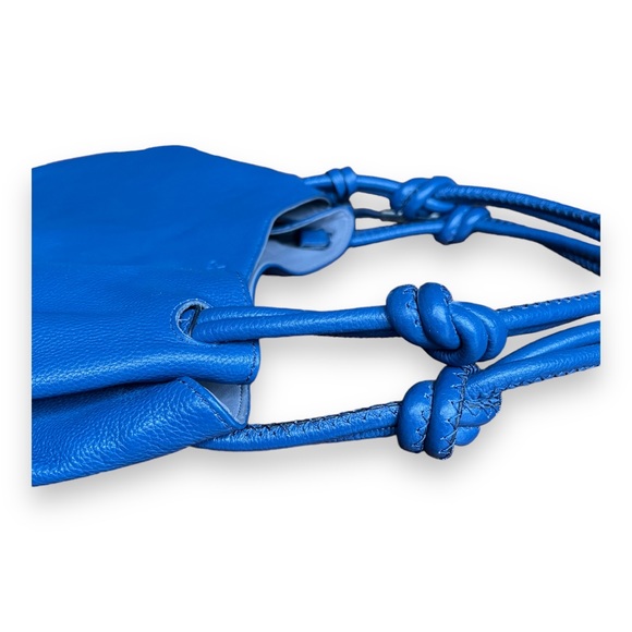 Vince Camuto Aaron Hobo Bag Purse in Pebbled Leather Blue Shade Dark Jean - Picture 5 of 15